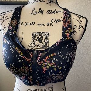 Victoria's Secret Maximum Support Front-Close Sport Bra